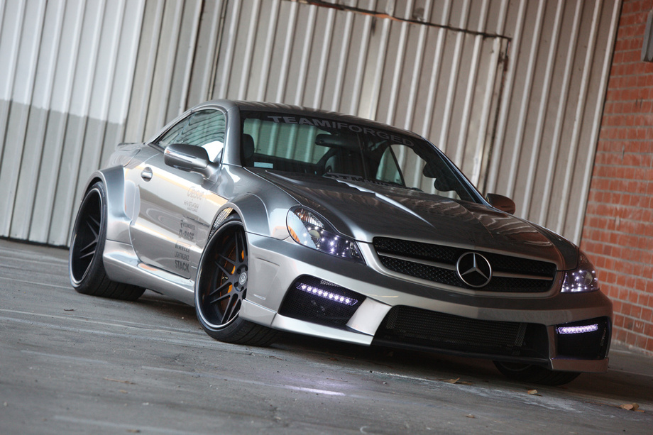 Under the hood Mercedes SL65 AMG iForged by Misha Design has the same V12 