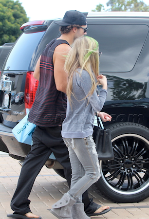 Avril Lavigne Cadillac Escalade